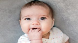 Bebeklikte ağız bakımıyla ömür boyu sağlıklı dişlere!