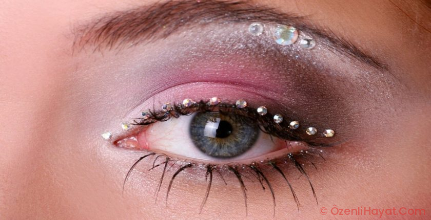 Büyük gözler isteyenler nasıl makyaj yapmalı? Büyük gözler isteyenler nasıl makyaj yapmalı?
