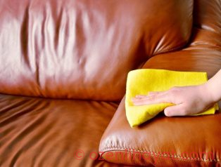 Koltuğa dökülen yapıştırıcıyı zarar vermeden nasıl temizlersiniz? Koltuğa dökülen yapıştırıcıyı zarar vermeden nasıl temizlersiniz?