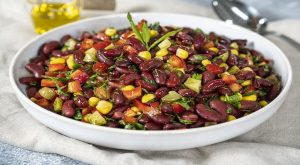 Renk renk Lezzet: Meksika salatası Renk renk Lezzet: Meksika salatası