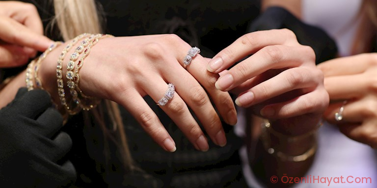 BİR SEVGİLİLER GÜNÜ KLASİĞİ: MÜCEVHER BİR SEVGİLİLER GÜNÜ KLASİĞİ: MÜCEVHER