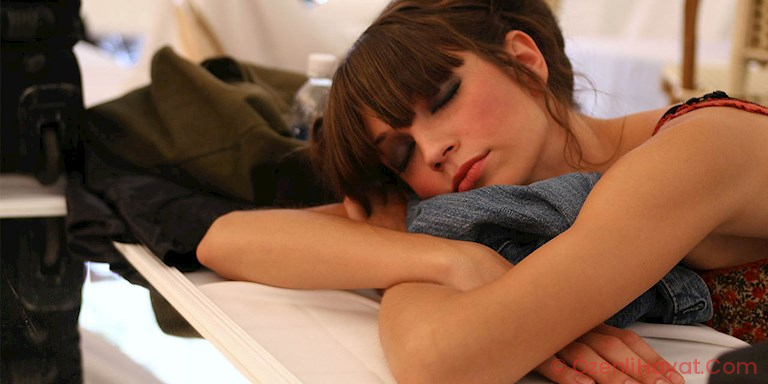 GECELERİ UYUYAMAMANIZIN NEDENLERİ