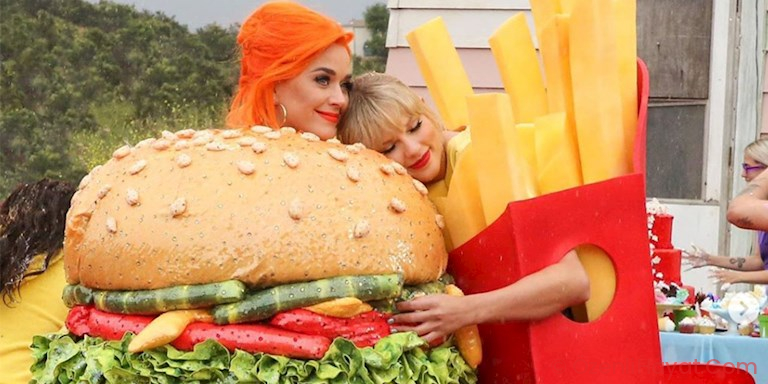 KATY PERRY VE TAYLOR SWIFT BARIŞTI KATY PERRY VE TAYLOR SWIFT BARIŞTI