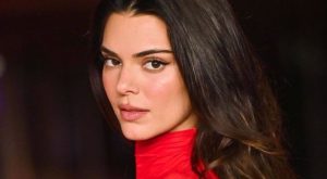 Lifting etkili kremle 1 ayda belirgin çene hattı mümkün mü? Lifting etkili kremle 1 ayda belirgin çene hattı mümkün mü?