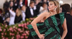 MILEY CYRUS’TAN 3 YENİ MÜZİK