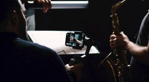 ÖDÜLLÜ DİREKTÖR CAZ ŞENLİĞİ İÇİN iPHONE İLE SİNEMA ÇEKTİ