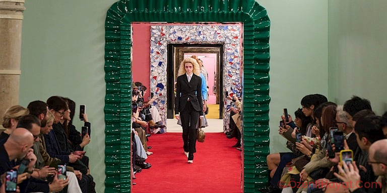 Paris Moda Haftası: Acne Studios Sonbahar/Kış 2026