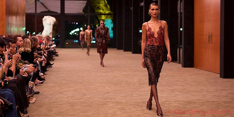 Paris Moda Haftası: Saint Laurent Sonbahar/Kış 2026