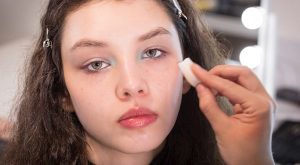 Paris Moda Haftası’nda Öne Çıkan Güzellik Trendleri