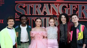STRANGER THINGS’İN 2. DÖNEMİ HAKKINDA HATIRLAMANIZ GEREKEN AYRINTILAR STRANGER THINGS’İN 2. DÖNEMİ HAKKINDA HATIRLAMANIZ GEREKEN AYRINTILAR