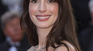 2022 Cannes sinema şenliğinde ünlü isimlerin tercih ettiği makyajlar!