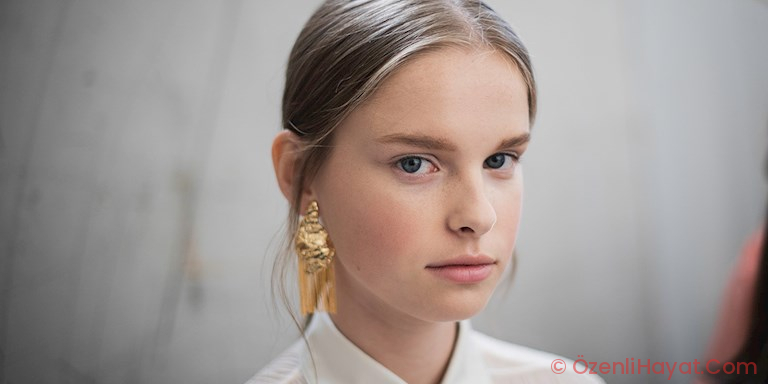 AKNE DENETİMİ İÇİN 11 BAKIM ESERİ AKNE DENETİMİ İÇİN 11 BAKIM ESERİ