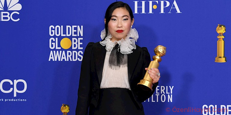 AWKWAFINA ALTIN KÜRE TARİHİNE GEÇTİ