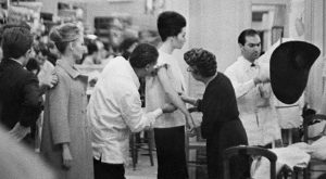 BALENCIAGA COUTURE DİZAYNLARA DÖNÜYOR