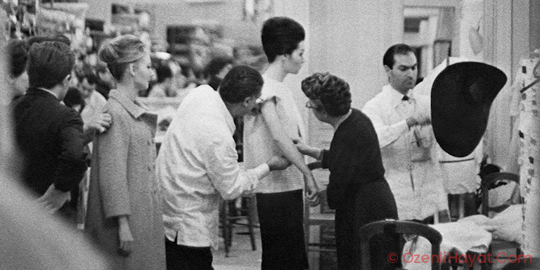 BALENCIAGA COUTURE DİZAYNLARA DÖNÜYOR