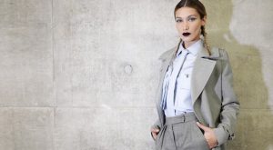 BELLA HADID DÜNYANIN EN HOŞ BAYANI SEÇİLDİ!