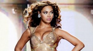 BEYONCE’NİN YENİ GÖRSEL ALBÜMÜ!