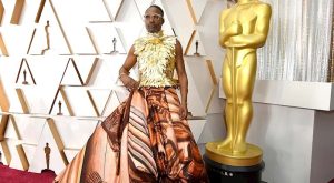 BILLY PORTER’IN OSCAR KIYAFETİ KENSINGTON SARAYI’NDAN İLHAM ALIYOR