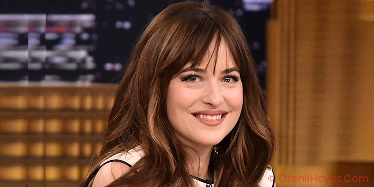 DAKOTA JOHNSON’IN DİŞLERİNDEKİ DEĞİŞİM DAKOTA JOHNSON’IN DİŞLERİNDEKİ DEĞİŞİM