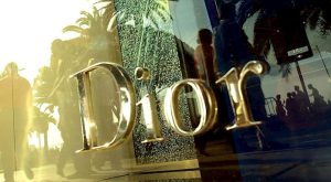 DIOR SANAL ALIŞVERİŞ TECRÜBESİNİ BÜYÜTÜYOR