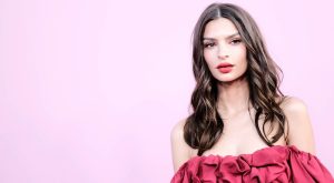EMILY RATAJKOWSKI’NİN RADİKAL SAÇ DEĞİŞİMİ