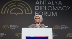 Emine Erdoğan, Antalya Diplomasi Forumu’nda “Filistin İçin Tek Yürek” temalı aktifliğe katıldı