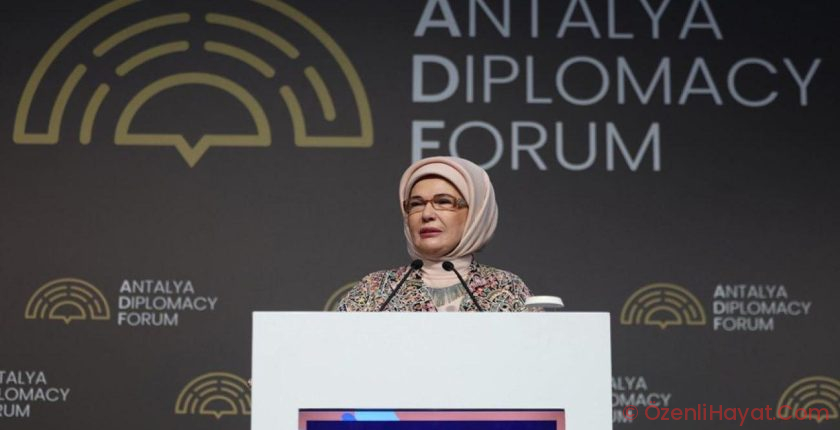 Emine Erdoğan, Antalya Diplomasi Forumu’nda “Filistin İçin Tek Yürek” temalı aktifliğe katıldı