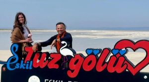 Emmy Ödüllü direktör Travis Fox Türkiye’de! Tuz Gölü’ne övgüler yağdırdı