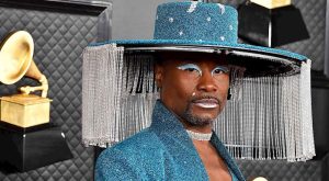 GRAMMY KIRMIZI HALISININ EN DİKKAT ÇEKEN TARZI: BILLY PORTER