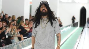 GUCCI’NİN MODA TAKVİMİ BÜSBÜTÜN DEĞİŞİYOR