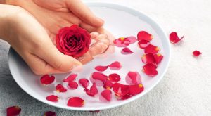 Gül suyu nedir? Yararları nelerdir? Nasıl kullanılmalıdır?
