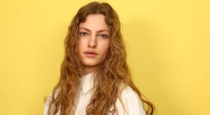 HACİMLİ SAÇLAR İÇİN BAKIM ESERLERİ