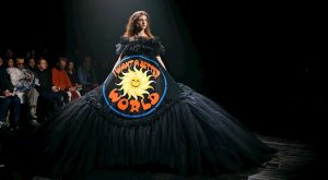 HAYAL KURDURAN ELBİSELER