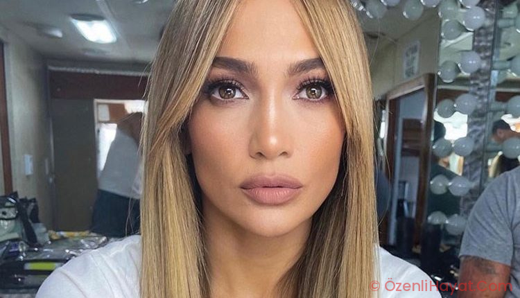 Hollywood’u ele geçiren ve TikTok’un en büyük trendi: Cam saç Hollywood’u ele geçiren ve TikTok’un en büyük trendi: Cam saç