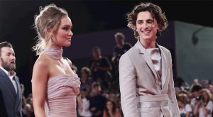 HOLLYWOOD’UN KRALİYET ÇİFTİ: TIMOTHEE CHALAMET VE LILY-ROSE DEPP HOLLYWOOD’UN KRALİYET ÇİFTİ: TIMOTHEE CHALAMET VE LILY-ROSE DEPP