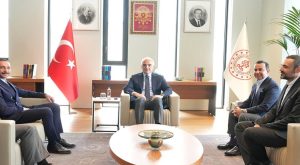 İsrail tehdit etmişti! Ünlü oyuncu Görkem Sevindik Bakan Ersoy ile bir ortaya geldi