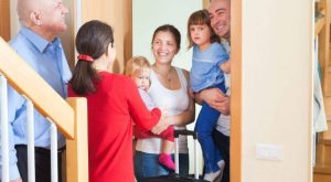 İşte her bayram tartışılan o soru: Bayramda birinci kimin ailesi ziyaret edilmeli?