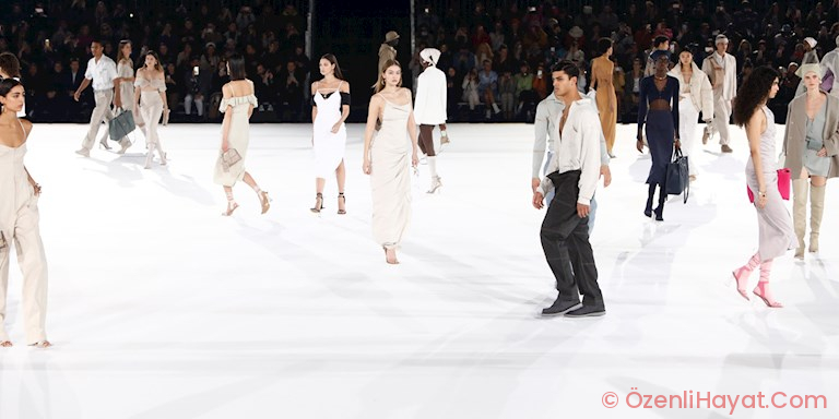 JACQUEMUS FİZİKÎ BİR DEFİLE HAZIRLIYOR