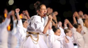 JENNIFER LOPEZ’İN KIZI BİR KİTAP YAZDI