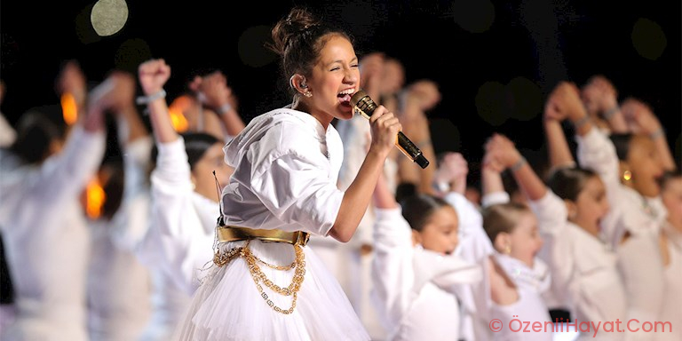 JENNIFER LOPEZ’İN KIZI BİR KİTAP YAZDI