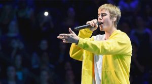 JUSTIN BIEBER MÜZİĞE DÖNÜYOR