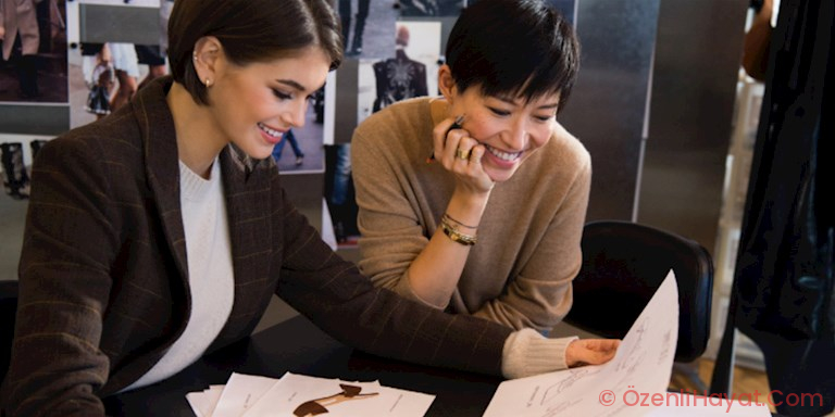 KAIA GERBER JIMMY CHOO İÇİN BİR KOLEKSİYON TASARLADI