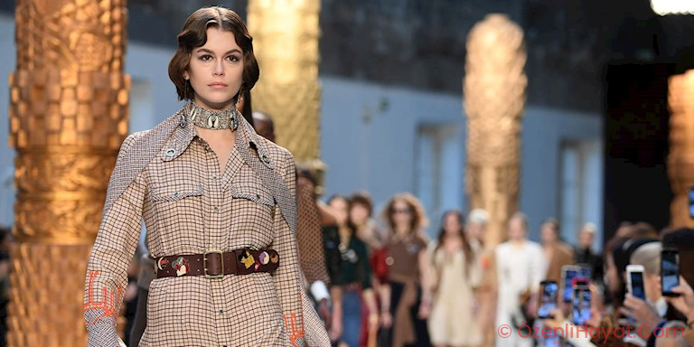 KAIA GERBER MODEL OLMANIN ZORLUKLARINI PAYLAŞTI