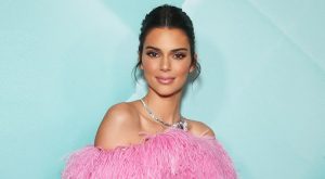 KENDALL JENNER’IN PODYUMDAN UZAK DURMA SEBEBİ KENDALL JENNER’IN PODYUMDAN UZAK DURMA SEBEBİ