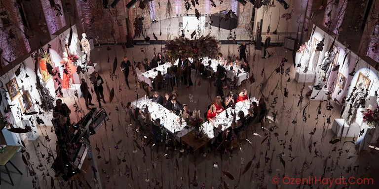 KESİNLİKLE GÖRMENİZ GEREKEN MODA STANTLARI KESİNLİKLE GÖRMENİZ GEREKEN MODA STANTLARI