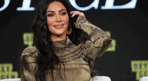 KIM KARDASHIAN’IN KIZIL SAÇLARI!