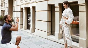 KOCA FORMUNDA SELFIE ÇUBUĞU