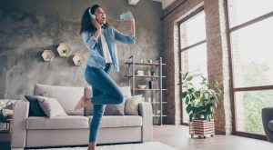 KONUTTA KALİTELİ VAKİT GEÇİRMEK İÇİN 10 TEKLİF