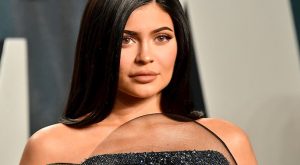KYLIE JENNER ARTIK MİLYARDER DEĞİL Mİ?