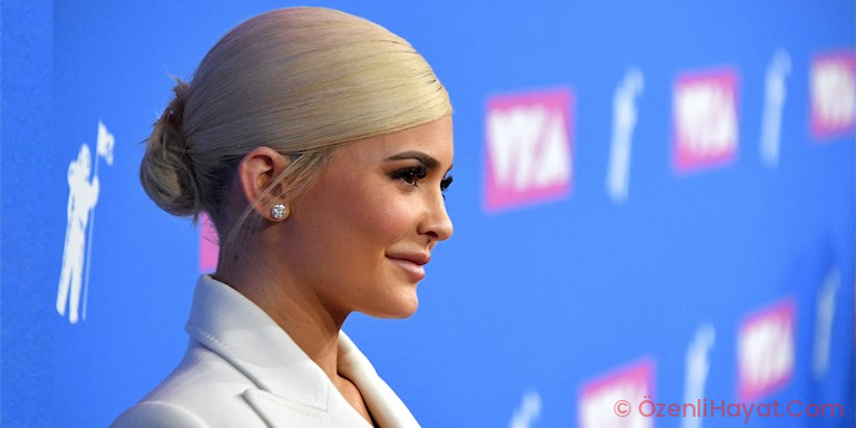KYLIE JENNER AVUSTURALYA YANGINLARINA 1 MİLYON DOLAR BAĞIŞLADI